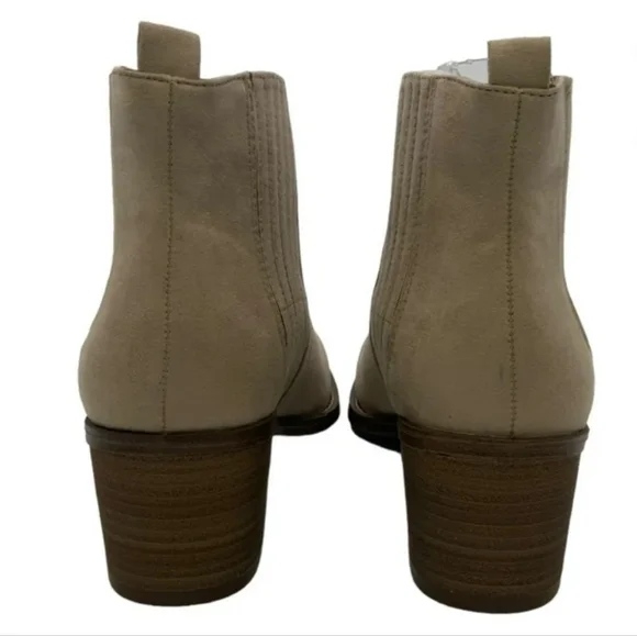 Universal Thread Briar Ankle Booties Light Taupe - Picture 7 of 9